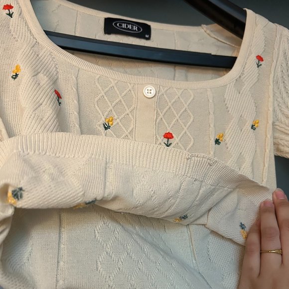 NWOT - Cider Embroidered Knit Crop Top - Picture 5 of 8